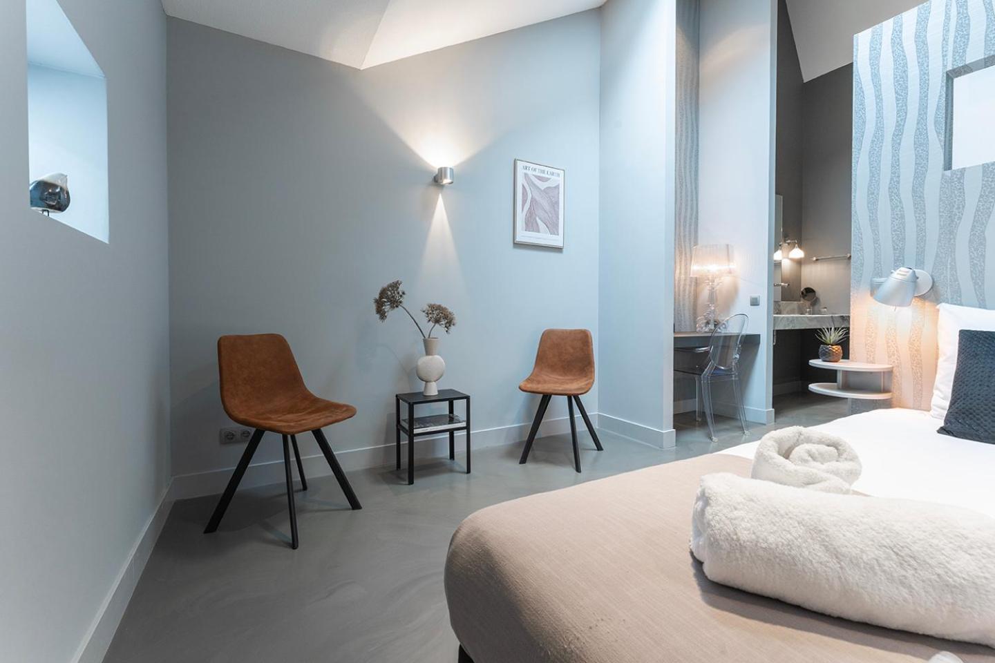 Suite With Wellness Nextdoor And Kitchen Access Oss Exterior foto